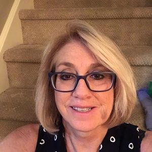 Meet your Posher, Deborah